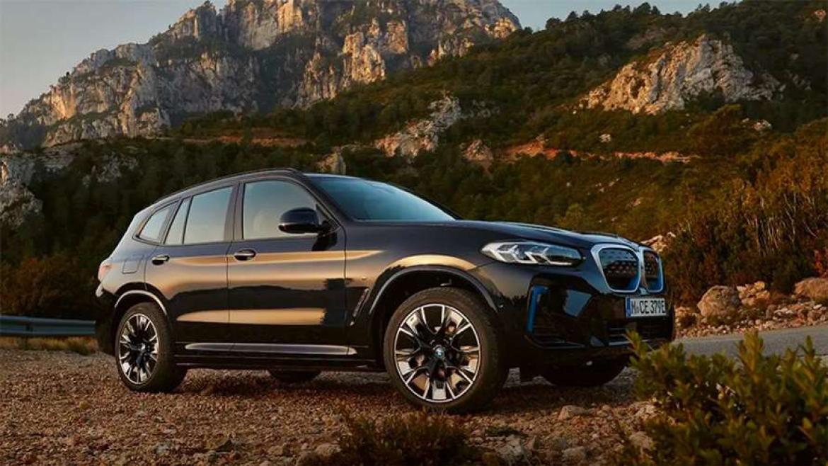 BMW iX3：未来へ駆けぬける、XモデルのEV。